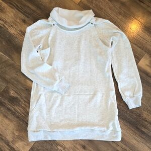 NWOT Latched Mama Harbor Snap Nursing/ Baby Wearing Pullover